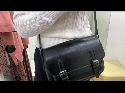 ❤️ Публична мастурбация на младата кучка FeralBerry с вибратор в стаята за обличане ❌ Анално видео в bg.ttsex.ru ️
